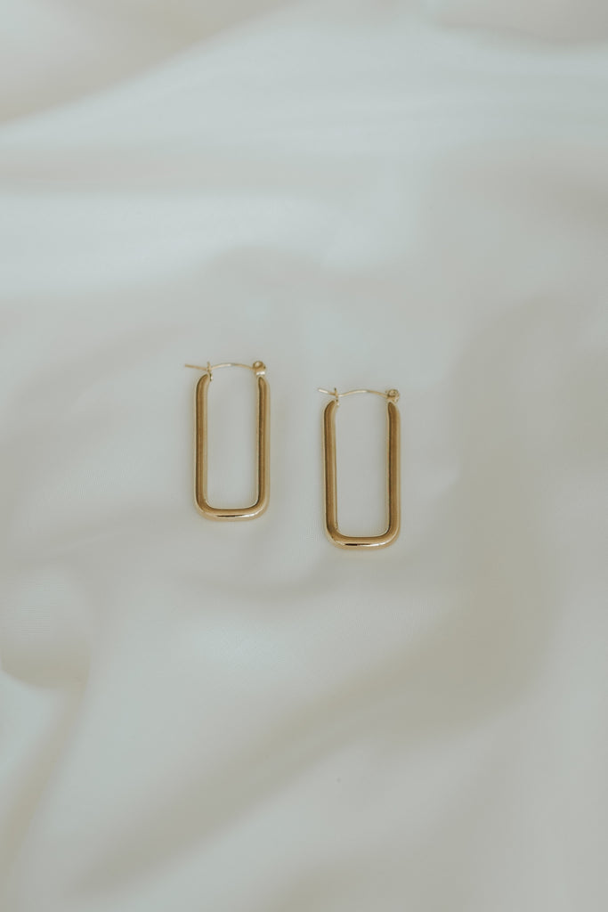 FLEMENGO - U-shaped Glossy Earring